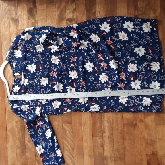 2/$35  Crepe shift dress -- 3/4 sleeves - Picture 7 of 10